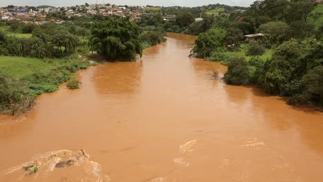 Paraopeba-river-overflowing-after-summer-rains-in-Brumadinho,-Minas-Gerais,-Brazil