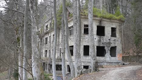 Abandoned-Sanatorium-Brestovac-in-the-mountains-of-Sljeme-in-Croatia