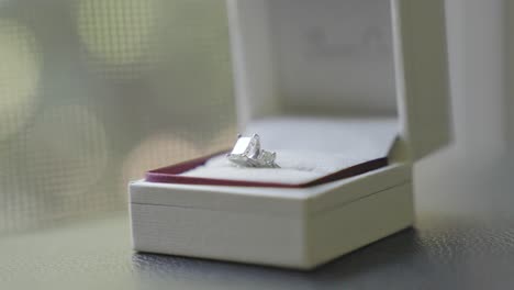 Brides-wedding-ring-in-wedding-box