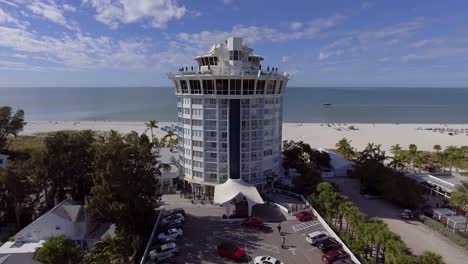 4K-Drohnenvideo-Von-Wunderschönen-Resorts-Im-Golf-Von-Mexiko-In-St
