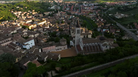 The-Cathedral-Of-Spoleto-And-Cityscape-In-Spoleto,-Umbria,-Italy