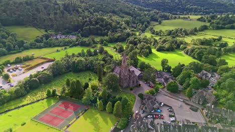 Luftaufnahmen-Von-Ambleside-Town-Und-Church,-Jetzt-In-Der-Pfarrei-Lakes,-In-Cumbria,-Im-Nordwesten-Englands