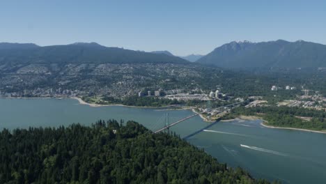 Die-Berühmte-Lions-Gate-Bridge-Und-Die-Schönheit-Der-Nordküste-Von-Vancouver