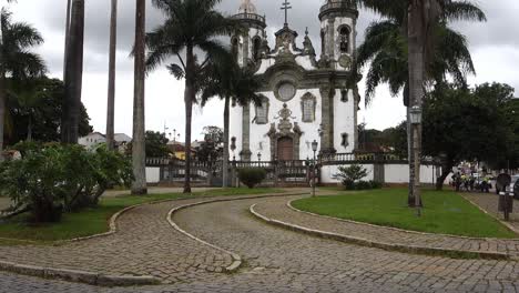 Fassade-Der-Historischen-Katholischen-Kirche-Von-Sao-Francisco-De-Assis,-In-Sao-Joao-Del-Rei,-Mg,-Brasilien