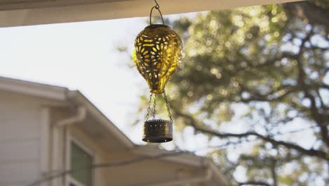 Hot-air-balloon-gold-bird-feeder
