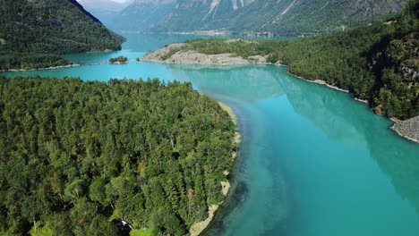 Einer-Der-Schönsten-Seen-Norwegens---Der-Lovatnet-Gletschersee
