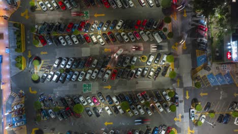 TIMELAPSE-PARKING-LOT-IN-SUPERMARKET-MEXICO-CITY