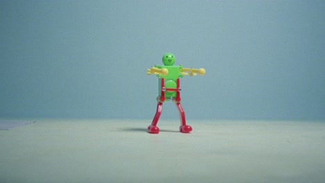 16-mm-Film-Eines-Tanzenden-Spielzeugroboters