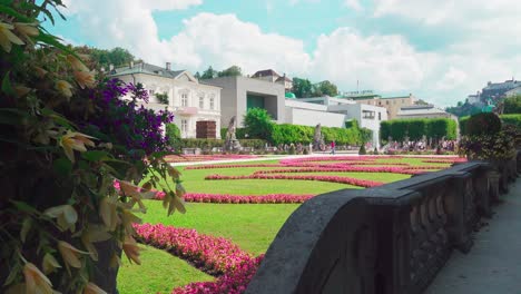 Parte-De-Los-Jardines-Mirabell-En-Salzburgo,-Austria