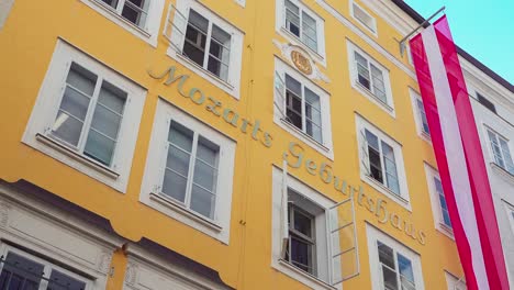 Wolfgang-Amadeus-Mozart-was-born-in-this-house-on-Getreidegasse-in-Salzburg