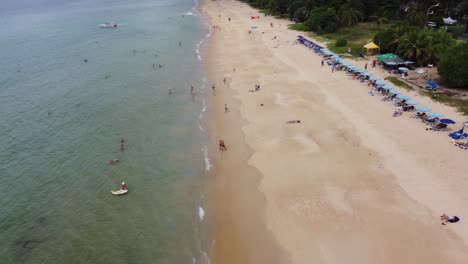Una-De-Las-Hermosas-Playas-De-Phuket,-Tailandia