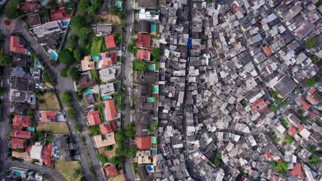 Dos-Barrios-Residenciales-Contrastantes-En-Sao-Paolo,-Brasil