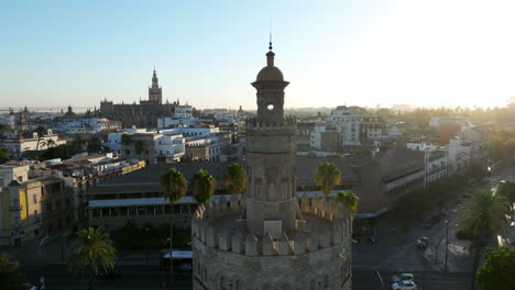 Torre-Dodecagonal-Torre-Del-Oro,-Una-Torre-De-Vigilancia-Militar-En-La-Ciudad-De-Sevilla-En-España