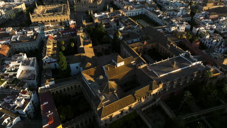 Der-Berühmte-Königliche-Palast-Von-Alcázar-Von-Sevilla-Am-Frühen-Morgen-In-Sevilla,-Spanien