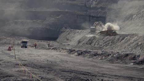 Excavating-at-a-coal-mine