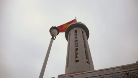 looking-upward-to-Lũng-Cú-Flag-Tower-giant-monument-with-Vietnamese-flag-in-ha-giant