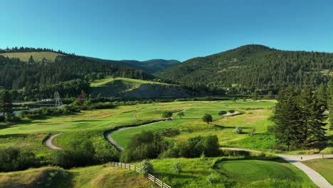 Picturesque-golf-course-Landscape-Near-Missoula-County,-Montana,-USA