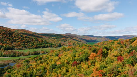 Aerial-drone-shot-of-beautiful-Vermont-mountains-during-peak-fall-foliage