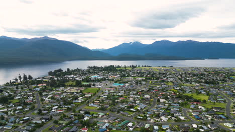 Aerial-view-of-Te-anau-town-in-a-bay