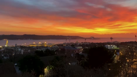 fabulous-and-dramatic-bloody-sunset-over-Tagus-river-in-Lisbon