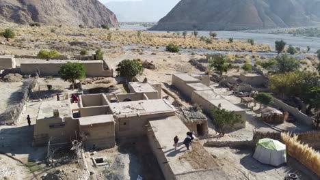 Luftaufnahme-Eines-Abgelegenen-Dorfes-In-Balochistan
