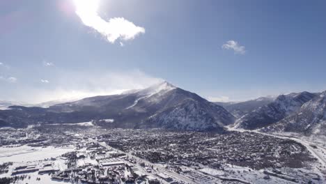 Aerial-Footage-of-Silverthorne,-Colorado-and-Rocky-Mountains