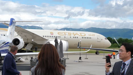 Etihad-Boeing-787-At-The-Geneva-Airport-For-The-European-Business-Aviation-Convention-And-Exhibition-In-Switzerland