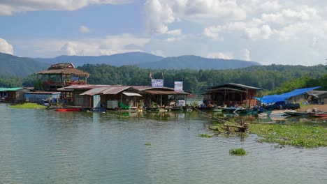 Aldea-De-Pescadores-De-Pak-Nai,-Provincia-De-Nan,-Tailandia