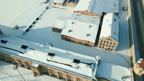 Luftaufnahme-Des-Joliet-Gefängnisses-In-Illinois-Für-Prison-Break-TV-Serien-Und-Blues-Brüder,-Die-Mit-Schnee-Bedeckt-Sind