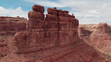 Beautiful-Rock-Formations-in-Valley-of-the-Gods,-Utah