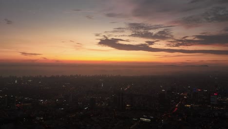 Zeitraffer-Eines-Ruhigen,-Friedlichen-Sonnenuntergangs-über-Der-Peruanischen-Hauptstadt-Lima