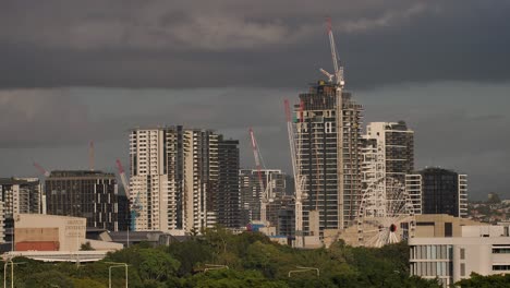 Construction-work-in-South-Brisbane,-Brisbane-City-from-Kangaroo-Point,-Queensland,-Australia