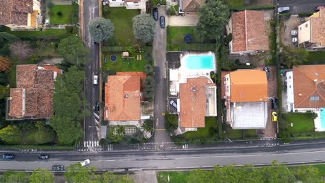 Villas-vacation-homes-settlement-on-Lake-Garda