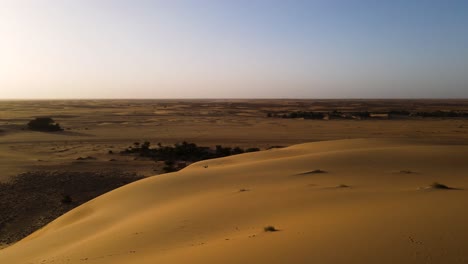 Sand-dune-Hills-in-Mauritania-Sahara-Desert-in-Africa,-Aerial-Flight