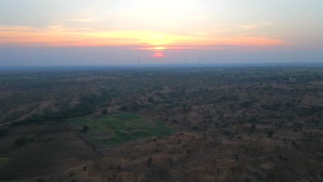 Sonnenaufgang-Am-Frühen-Morgen-Aus-Der-Vogelperspektive-Jath-Maharashtra-Indien