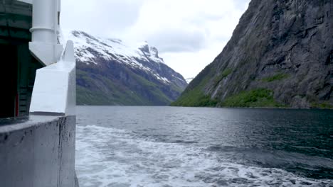 View-from-travelling-boat-in-a-Norwegian-Fjord