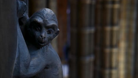 Gorila-Dentro-Del-Museo-De-Historia-Natural,-Londres,-Reino-Unido