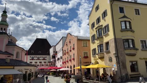 Marketplace-of-the-historical-old-town-of-Hall-in-Tirol,-very-close-to-Innsbruck-in-Austria