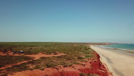 Rote-Sanddünen-Und-Blick-Auf-Den-Strand,-Australien,-Antenne