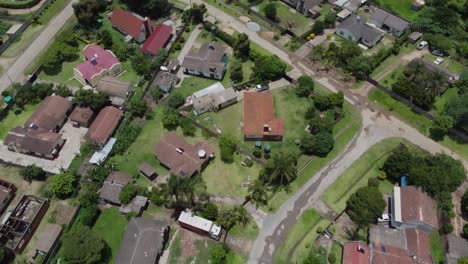 Drohnenvideo-Eines-Vororts-Im-Westen-Von-Harare,-Simbabwe