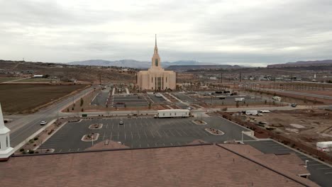 Ascend-above-an-LDS-Church-to-reveal-the-Red-Cliffs-Temple