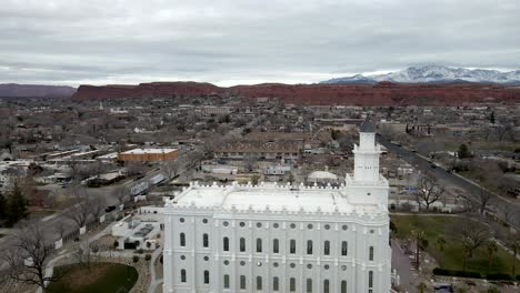 LDS-Temple-in-the-historic-downtown-neighborhood-of-St