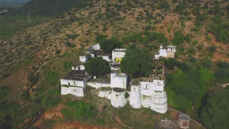 Luftdrohnenaufnahme-Einer-Alten-Indischen-Festung-In-Gwalior,-Madhya-Pradesh,-Indien