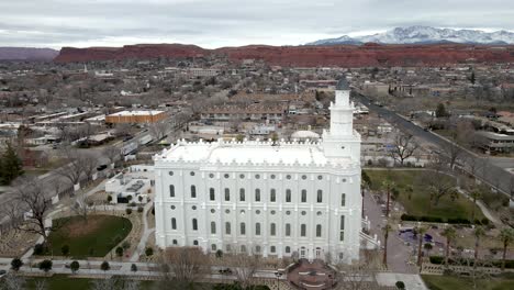 Saint-George-Temple-in-the-historic-district-in-Southern-Utah---aerial-flyover