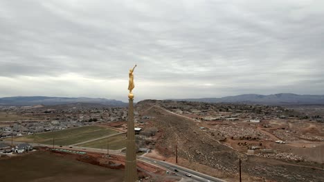 Angel-Moroni-atop-the-Red-Cliffs-Temple-in-St