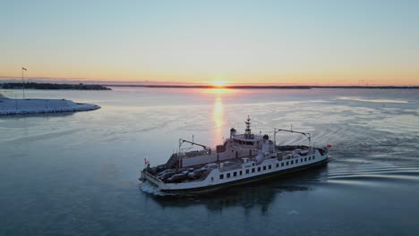 Kingston-Wolfe-island-ferry-aerial-tracking-shot-at-Sunrise