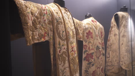 Robes-of-bishop-kept-in-muesum-of-Christian-Art-located-in-Old-Goa