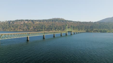 Autobahnüberführung-über-Den-Columbia-River-Bei-Sonnenaufgang-In-Hood-River-Oregon-4k
