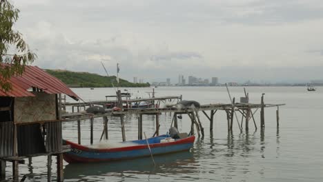 Pueblo-De-Pescadores,-Embarcadero,-Puerto,-Puerto-En-La-Isla-De-Penang