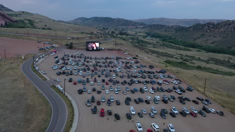 Red-Rocks-Park-and-Amphitheatre-drive-in-outdoor-cinema,-Denver
